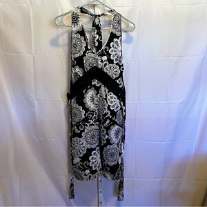 Pier 1 Black and White Apron